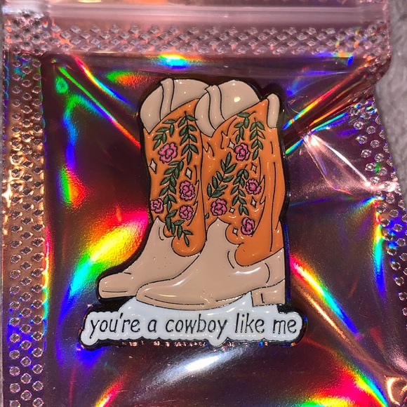 YOUβRE A COWBOY LIKE ME - COWBOY BOOTS PIN TAYLOR PIN - Picture 3 of 9